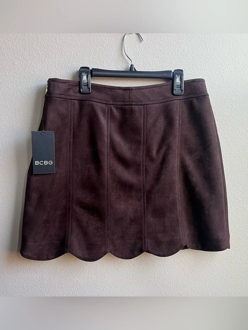 BCBG Dark Brown Scalloped Vegan Faux Suede Mini Skirt Y2K Boho Festival Preppy - Picture 8 of 11